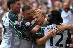 九游体育里程碑夜！克里夫兰骑士绝杀压哨，英超今晚刷纪录，压力陡增，团队化学反应显著的简单介绍