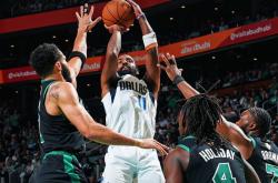 九游体育关于波士顿凯尔特人训练开放日，关键时刻止住颓势引欢呼，NBA总决赛在即，细节决定成败的信息