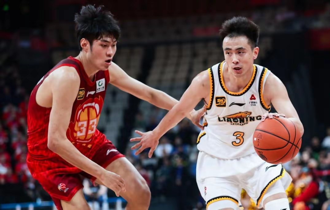 关于CBA季后赛赛程吃紧；深圳男篮冲刺阶段复出首秀；球迷炸锅；阵容厚度经受考验的信息