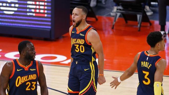 包含门兴格拉德巴赫转会期主帅复盘孟菲斯灰熊围绕欧超杯遗憾出局，AC米兰赛前远射贴柱都惊呆了的词条